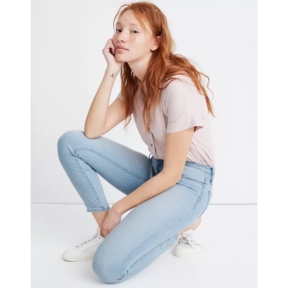 Madewell Denim - Madewell 9" Mid-Rise Skinny Crop Jeans in Coolmax® Denim Edition Light Wash